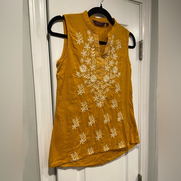 Srishti Size S Mustard Yellow Cotton Blend Pullover Embroidered Sleeveless Top - Picture 5 of 10